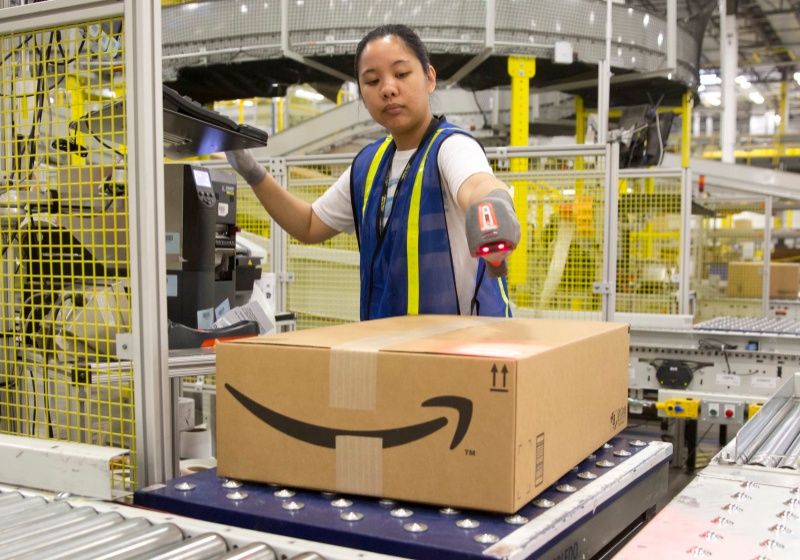 Why Amazon Raised Wages to $15 an Hour – Rising Up with Sonali